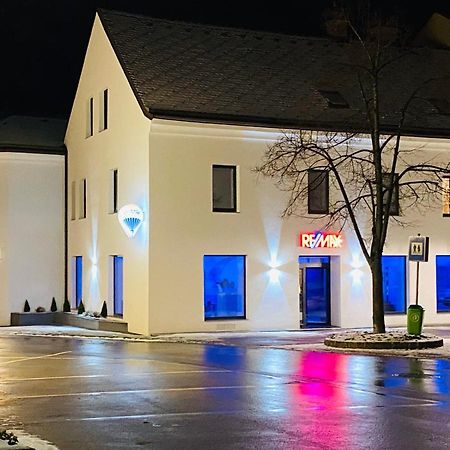 White Inn - Ferienwohnung Mit Terrasse Мюрццушлаґ Екстер'єр фото