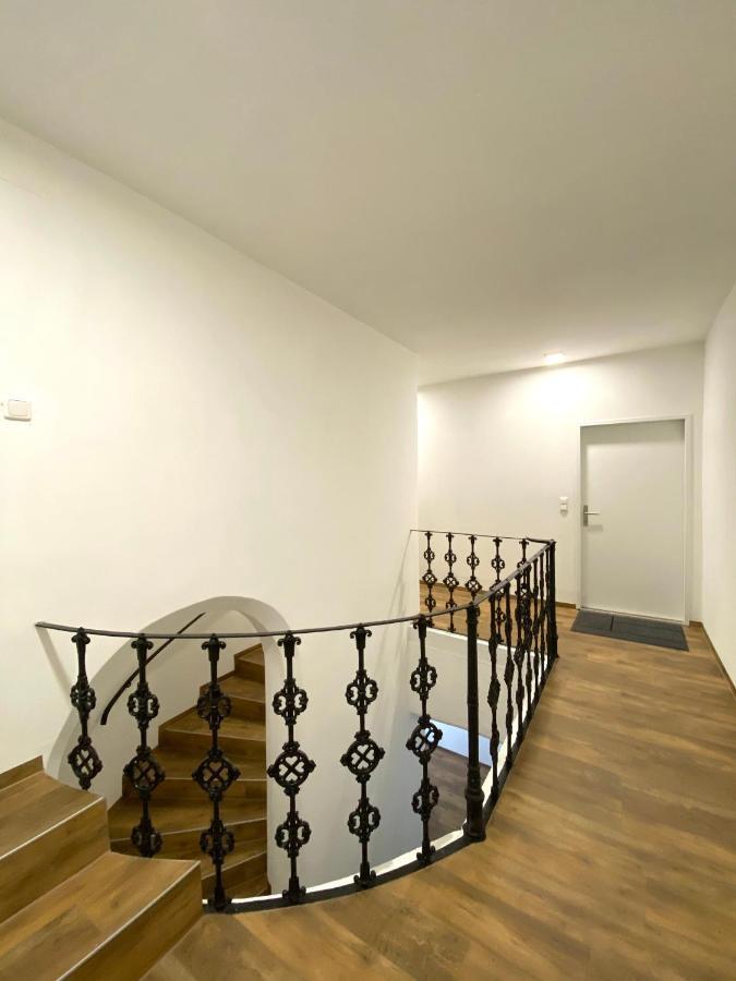 White Inn - Ferienwohnung Mit Terrasse Мюрццушлаґ Екстер'єр фото